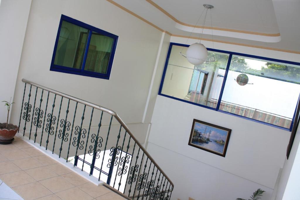 Dumaguete Springs Apartment Dumaguete City Eksteriør billede